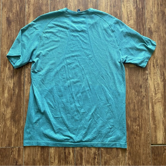 Lululemon Mens “Live in Practice” Green Short Sleeve Tshirt Size Large - Picture 2 of 6